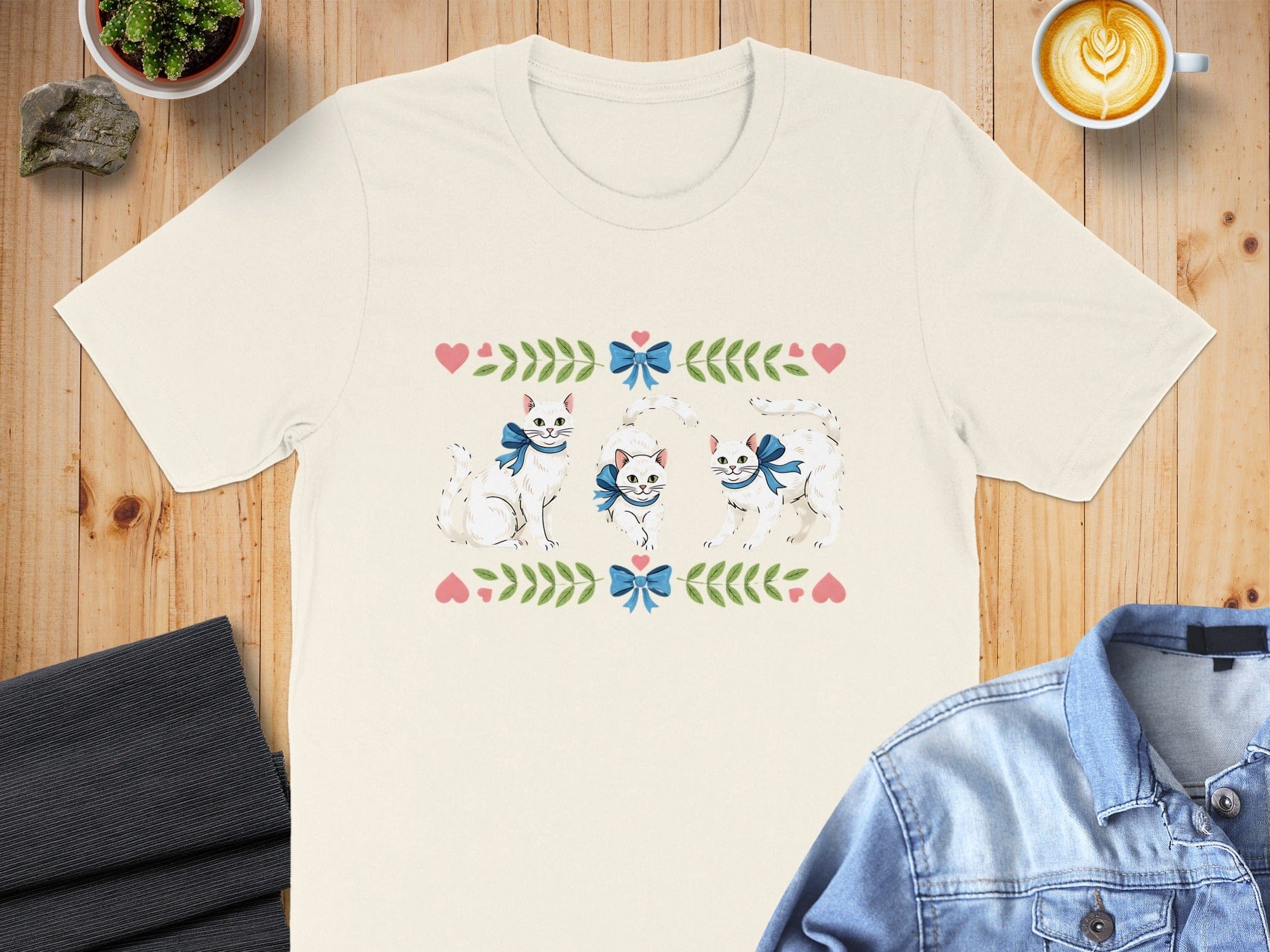 Cute Cats with Bow and Hearts Design T-shirt
