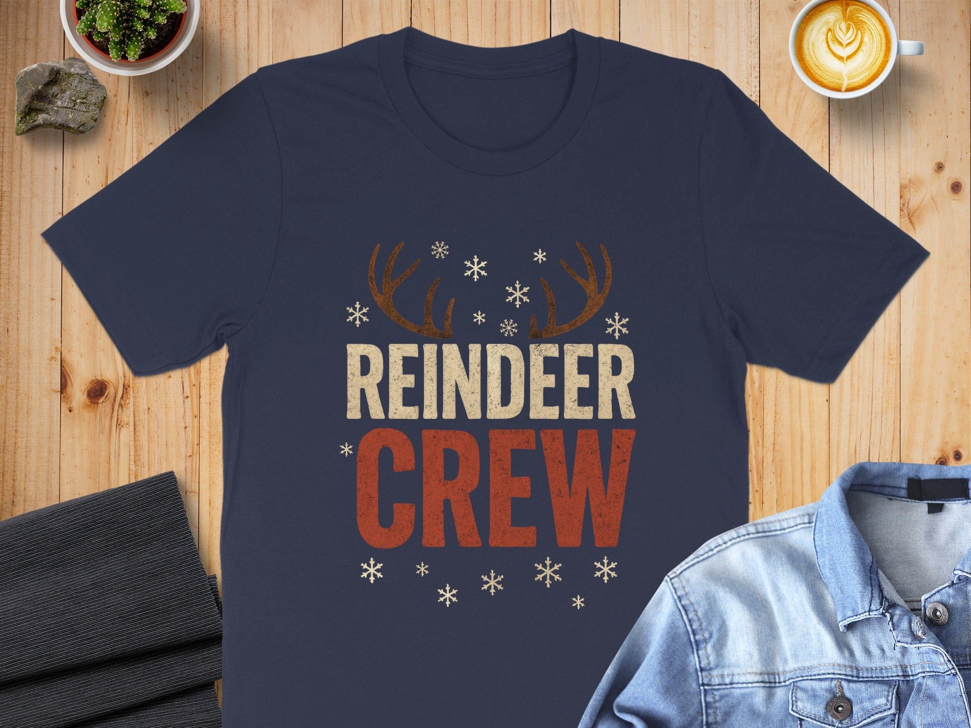 Festive Reindeer Crew Graphic T-shirt for Holiday Wear