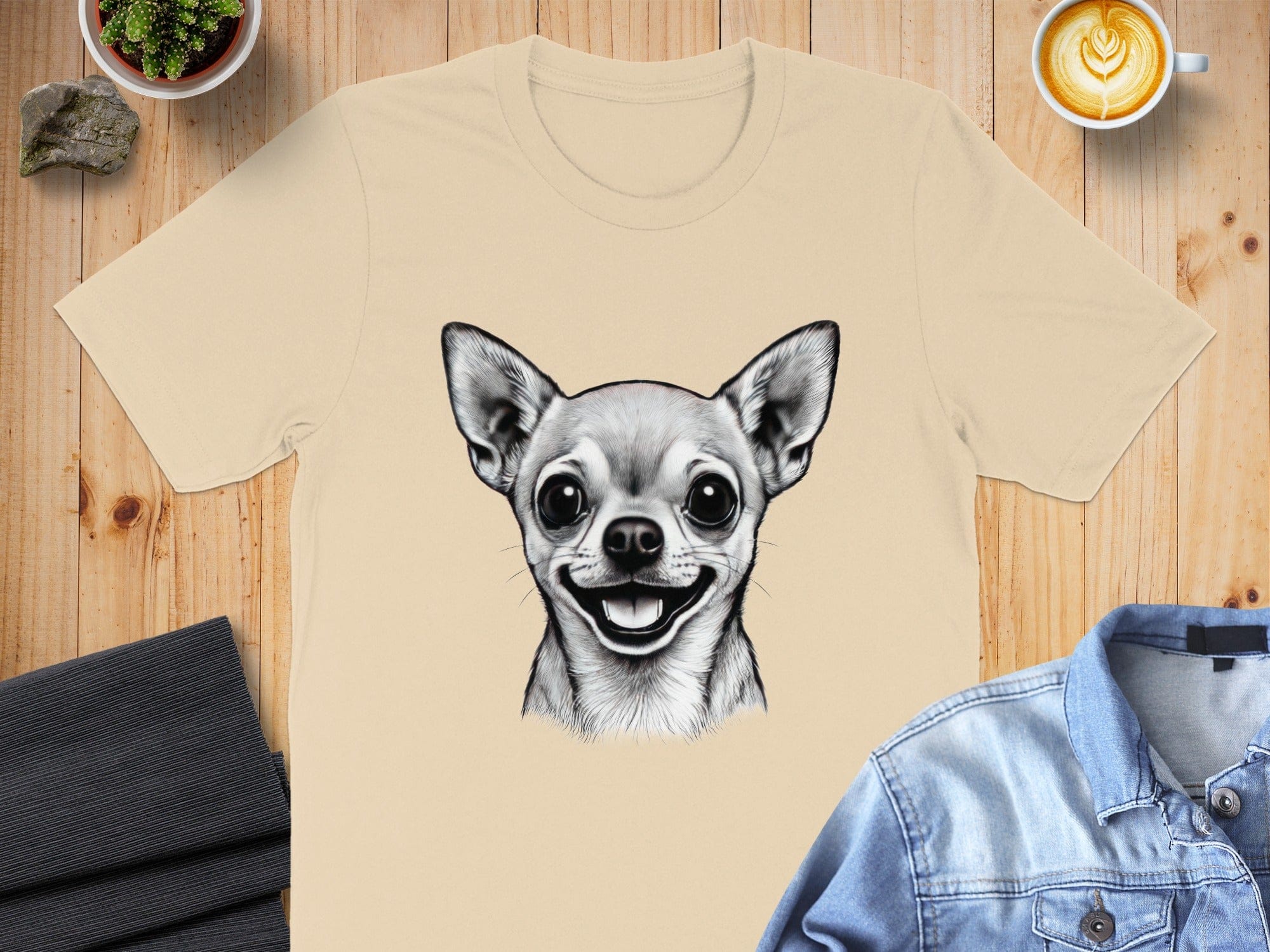 Cute Smiling Chihuahua Artwork Design T-Shirt